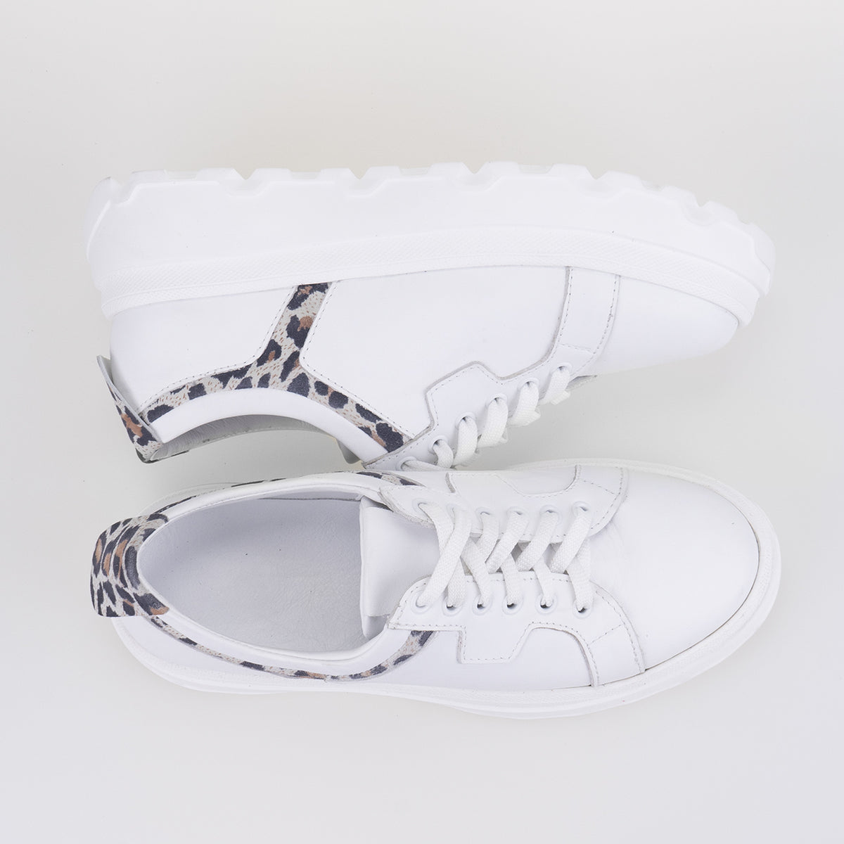 ADIDAȘI FEMEI CALLIE WHITE