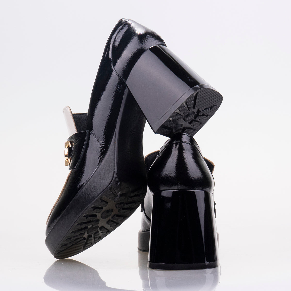 DESIGNER SHOES SHE